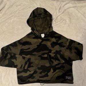 Cropped camo sweater